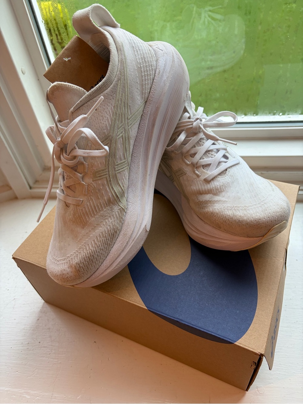 ASICS gel nimbus 27